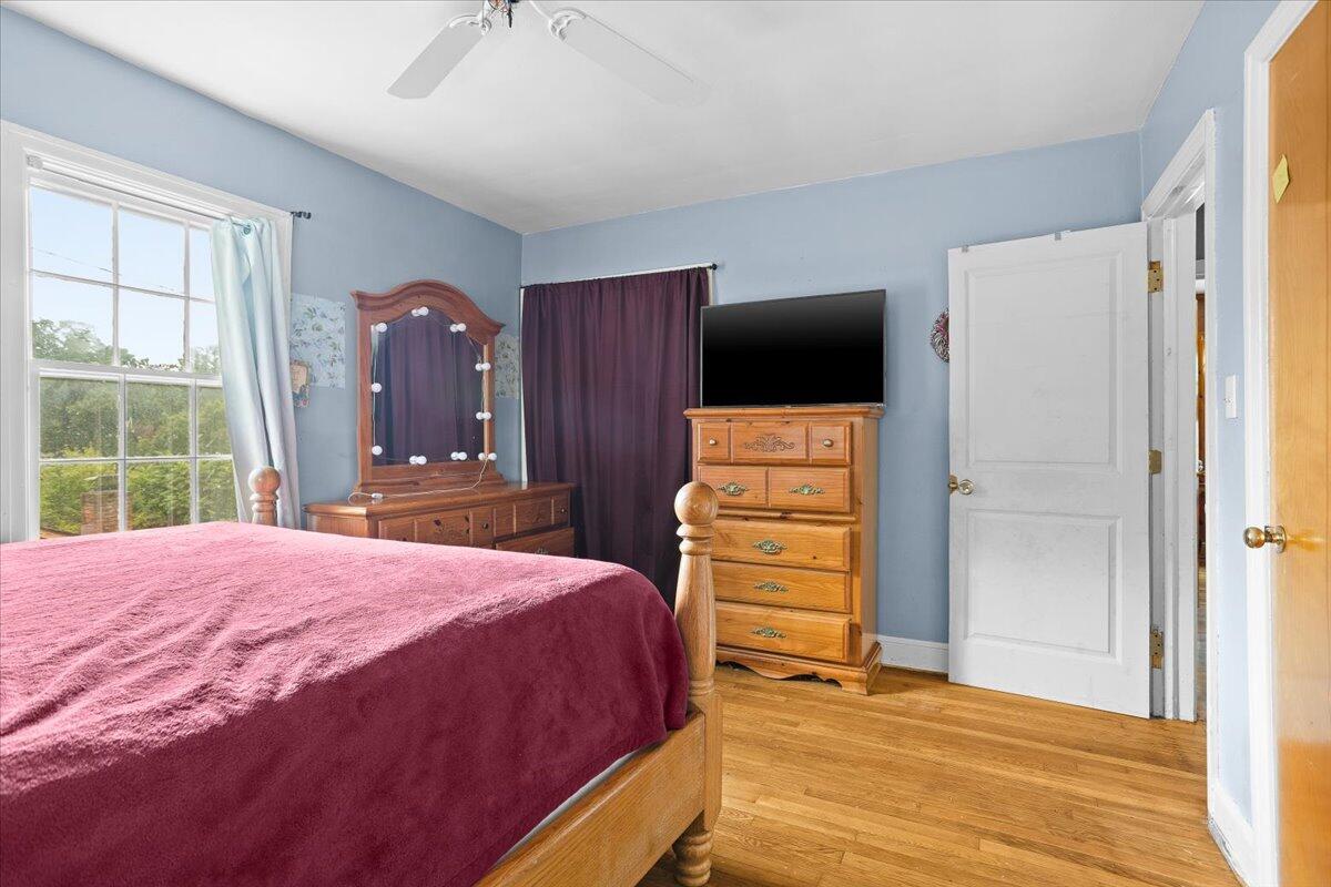 1019 Silverwood RD NW