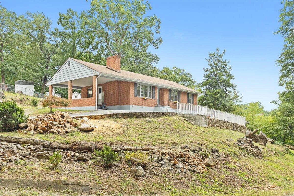 1019 Silverwood RD NW