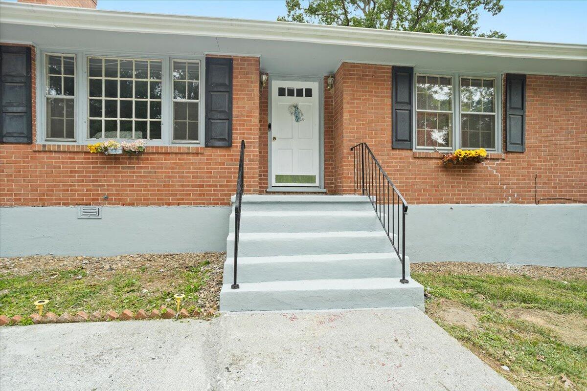 1019 Silverwood RD NW