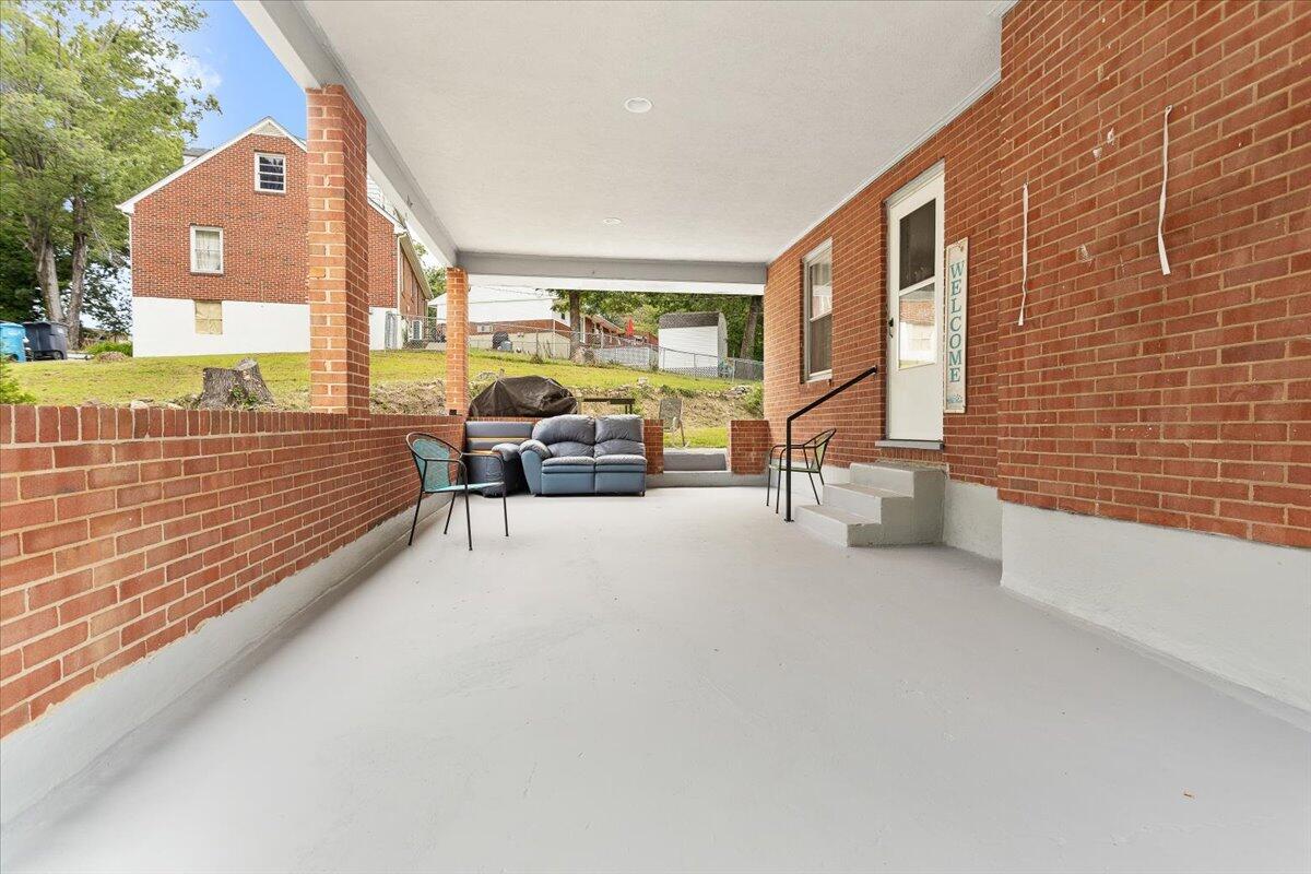 1019 Silverwood RD NW