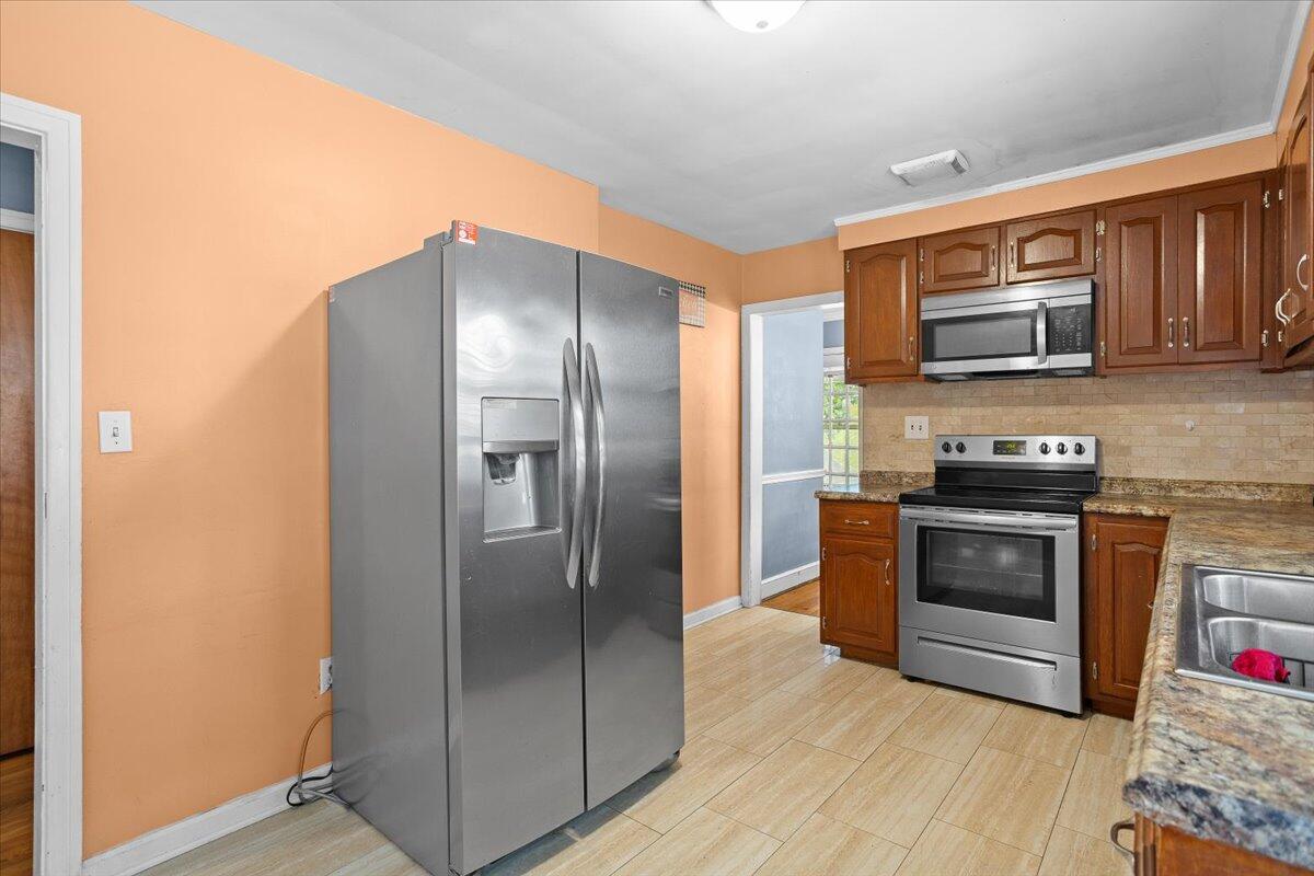 1019 Silverwood RD NW