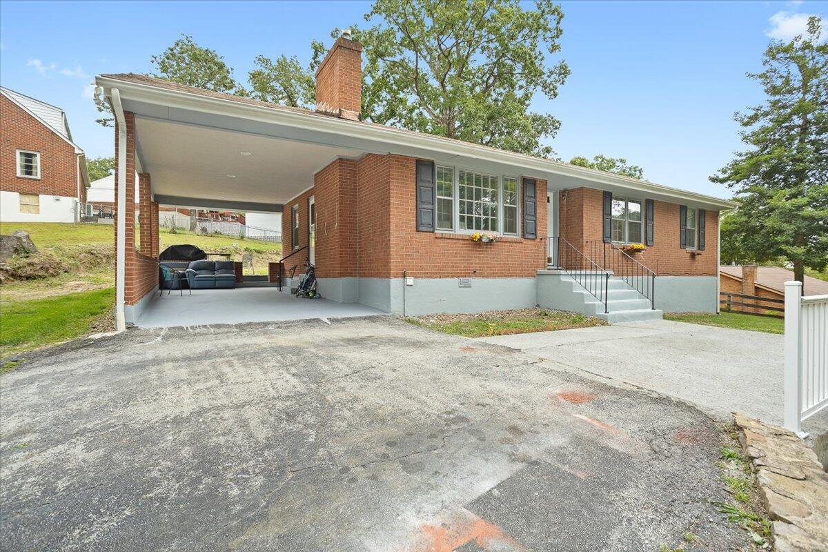 1019 Silverwood RD NW