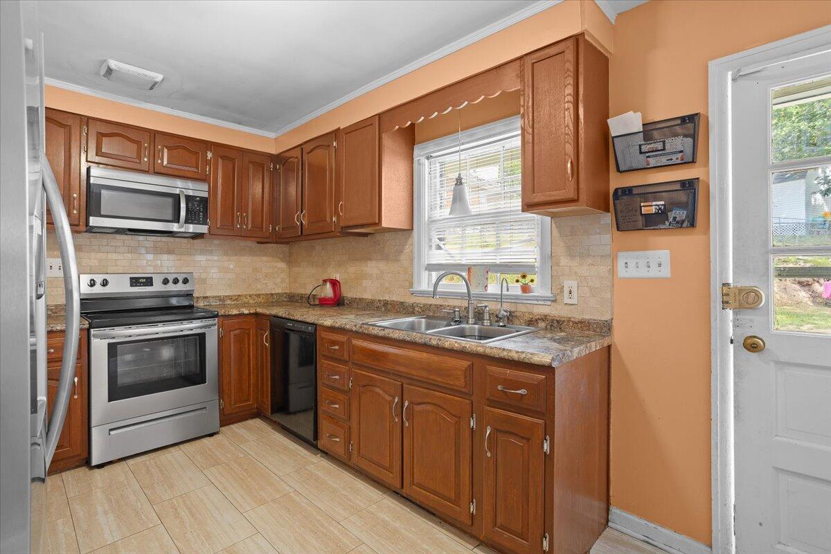 1019 Silverwood RD NW