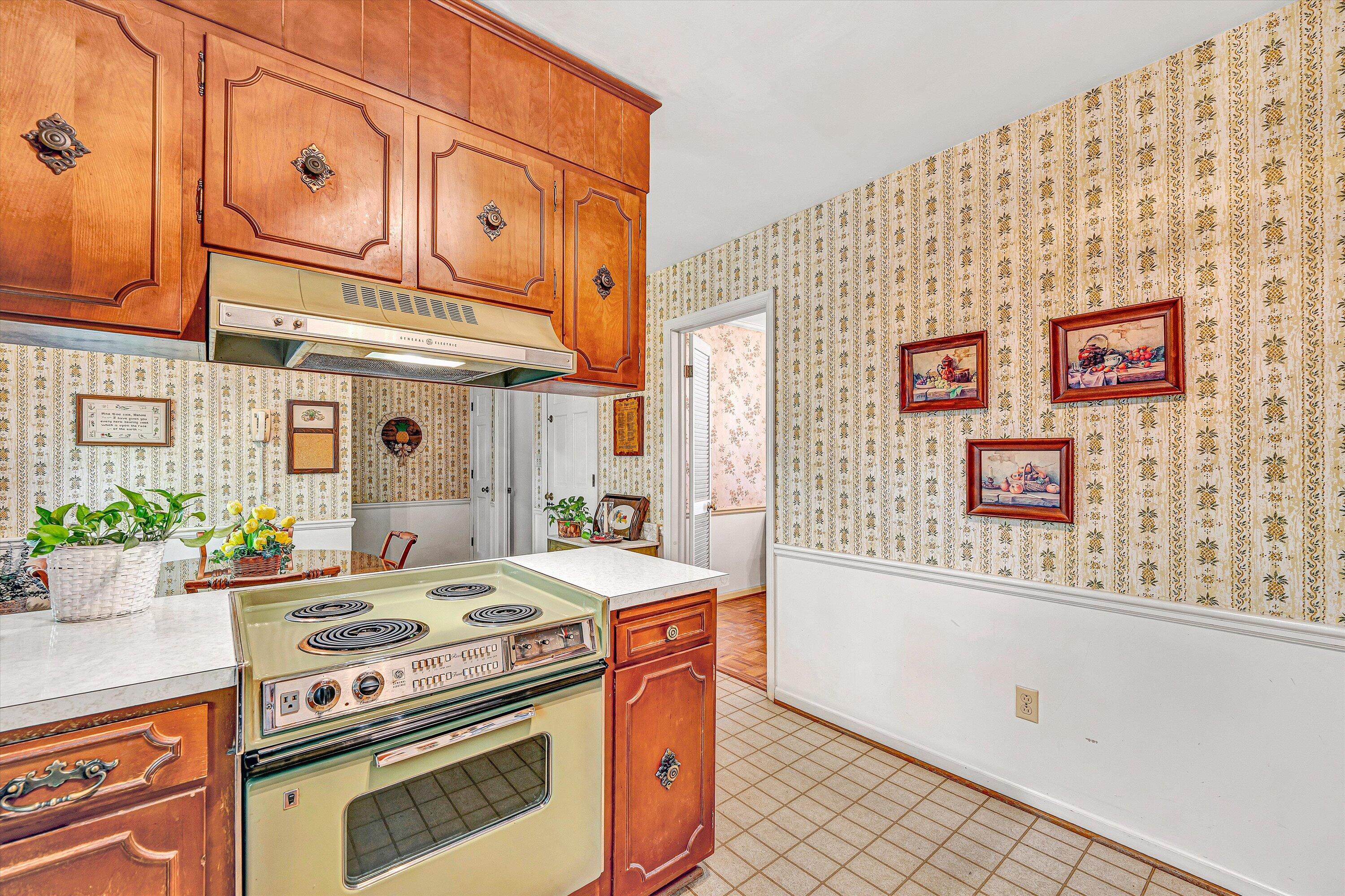 2825 Fairway Forest DR