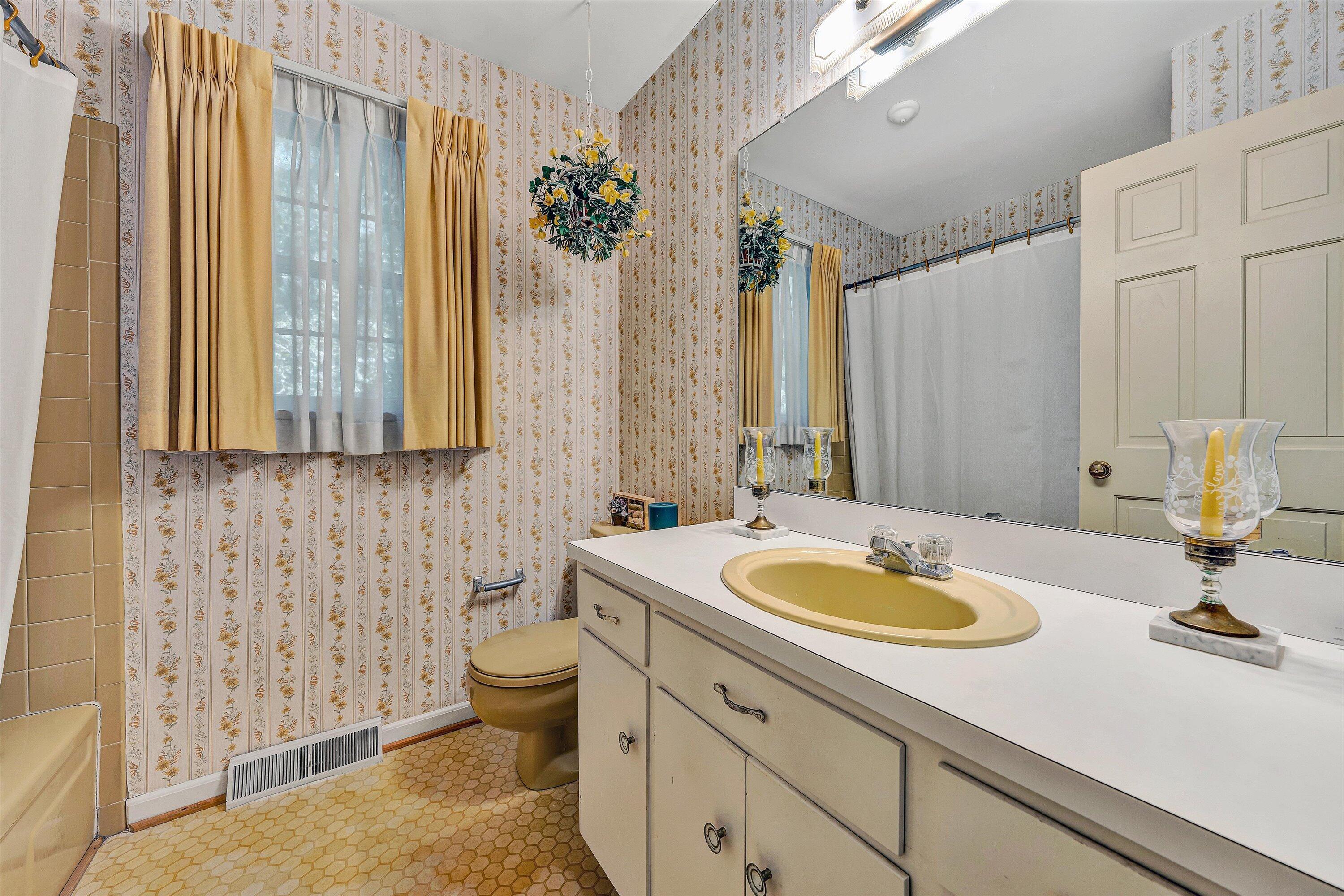 2825 Fairway Forest DR