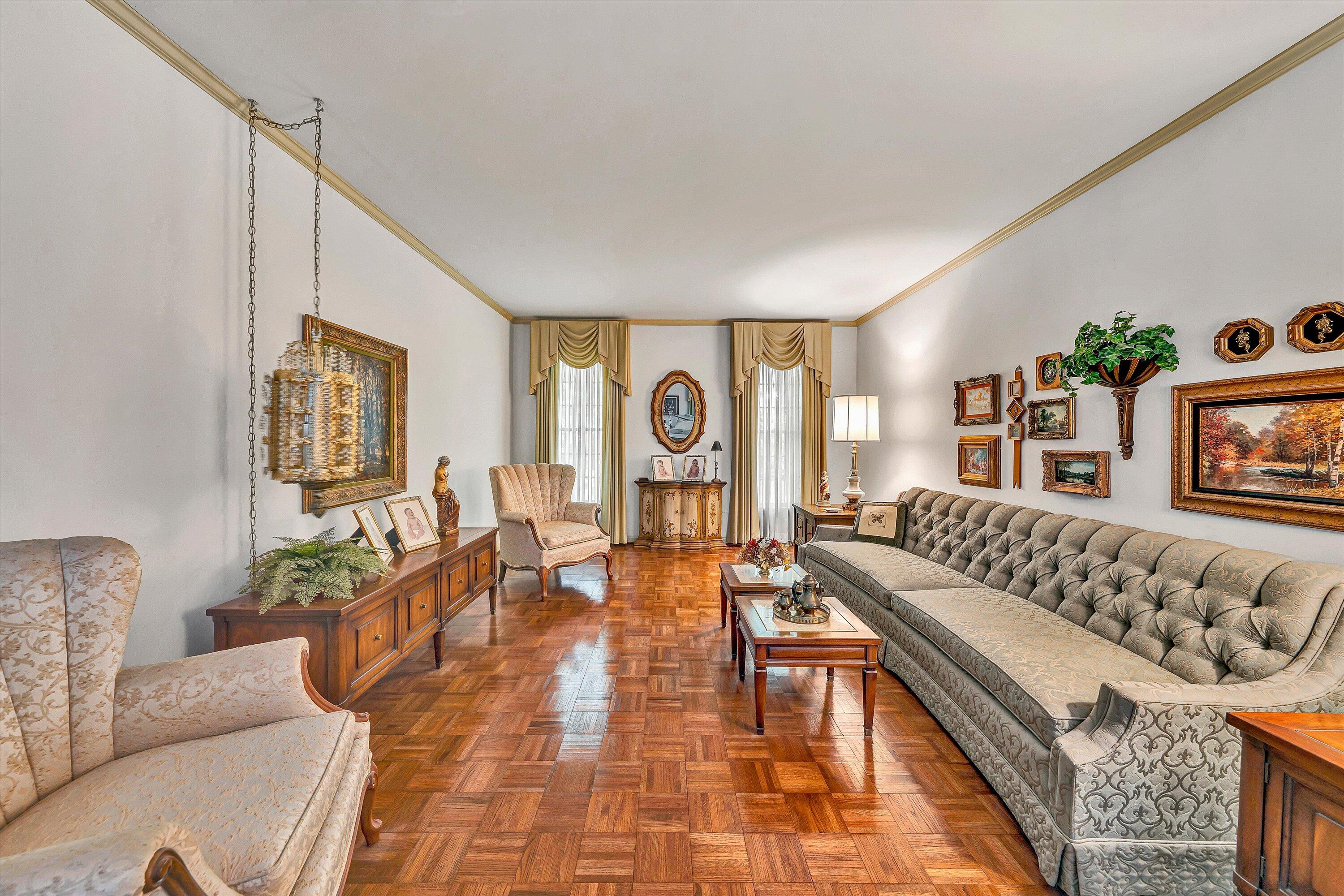 2825 Fairway Forest DR