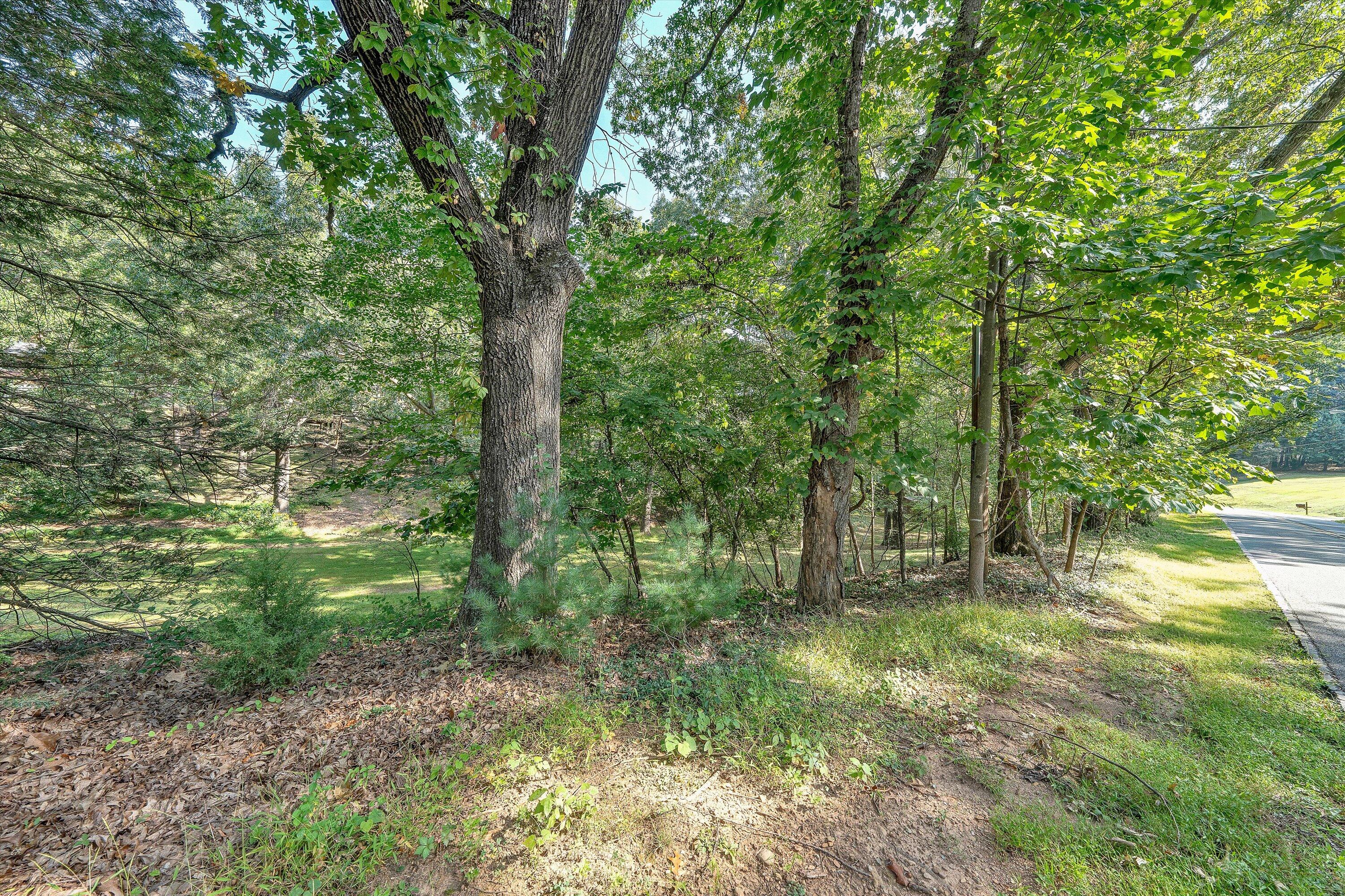 2825 Fairway Forest DR