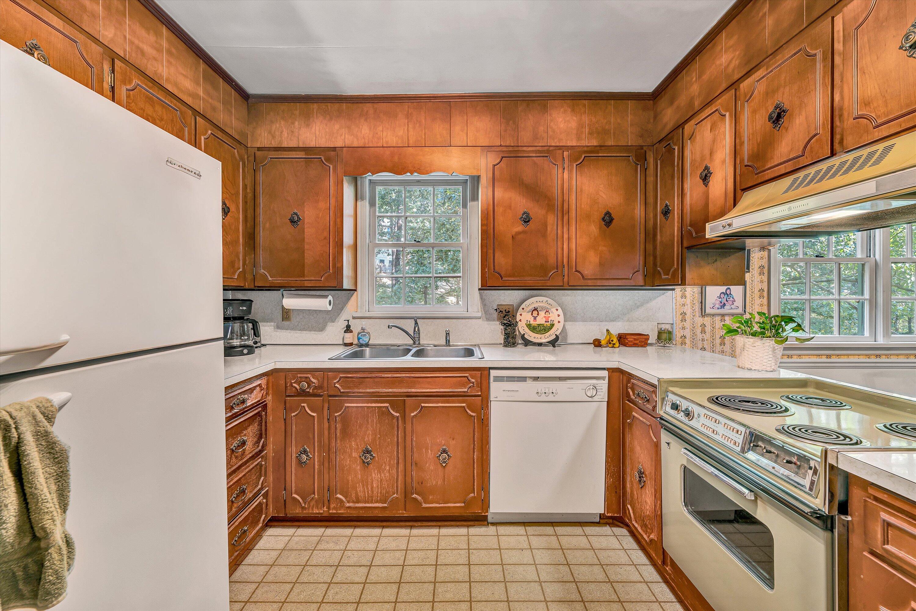 2825 Fairway Forest DR