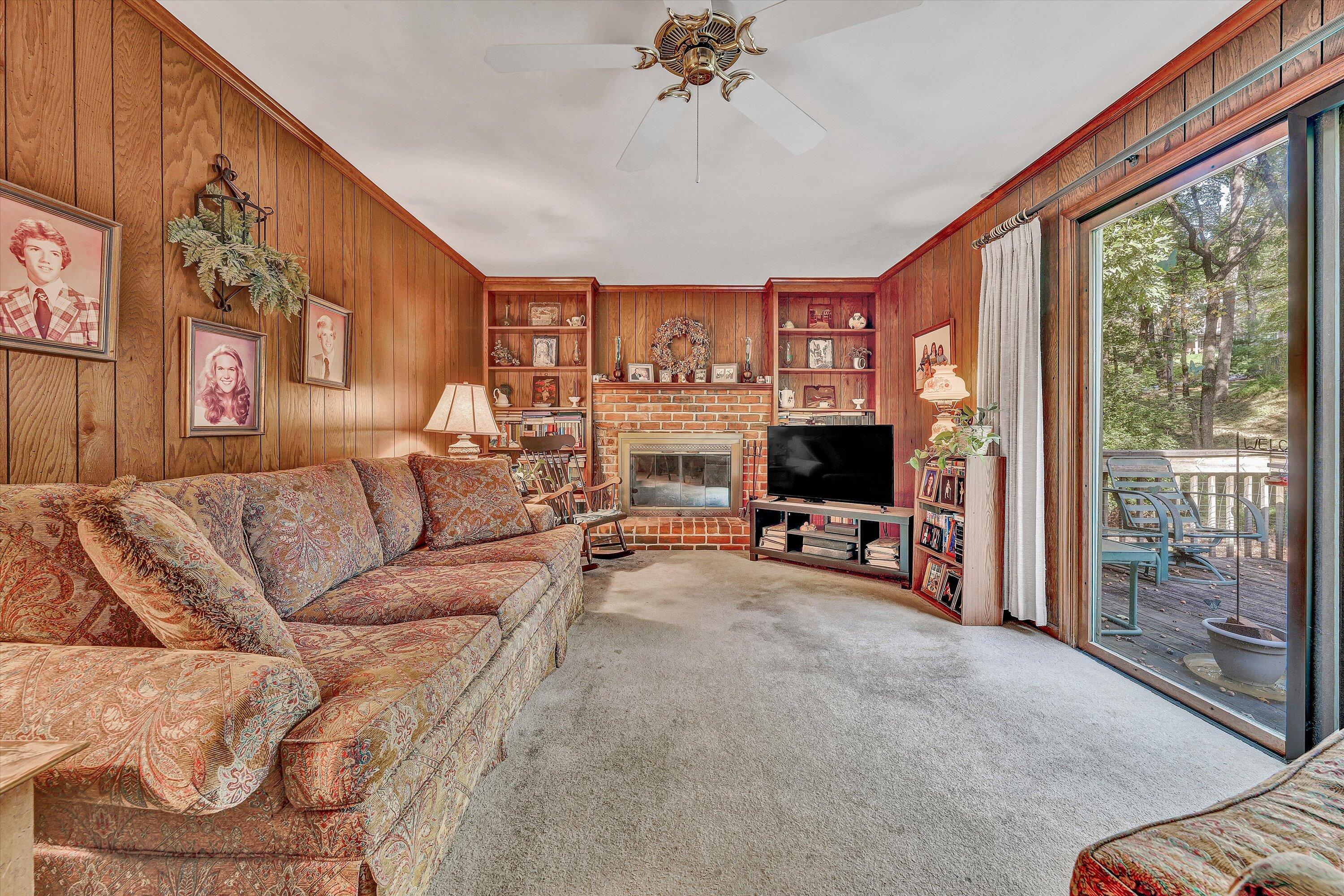 2825 Fairway Forest DR