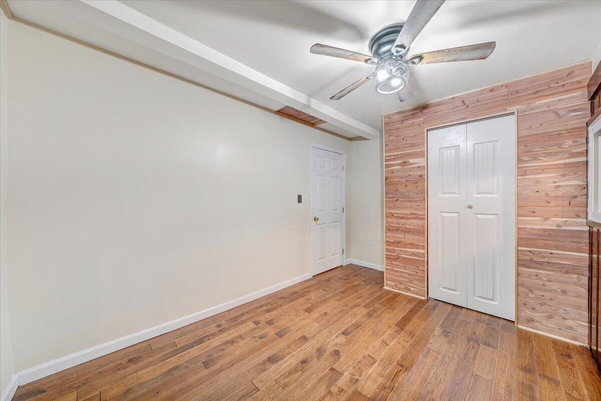 1203 Bottom Creek LN