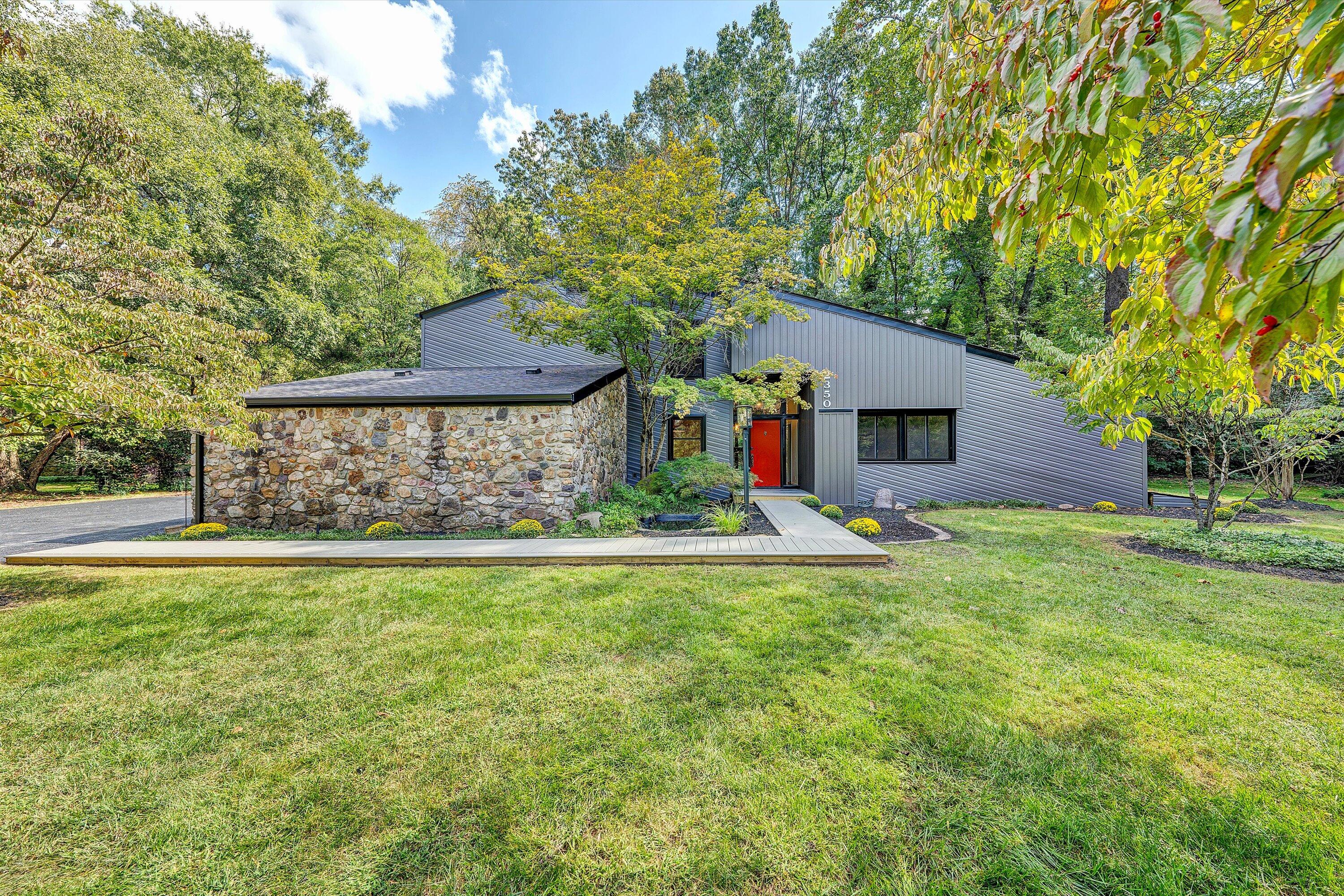 2350 Ross LN SW