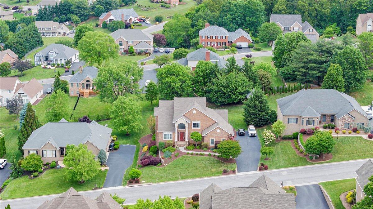 415 Stoneledge DR