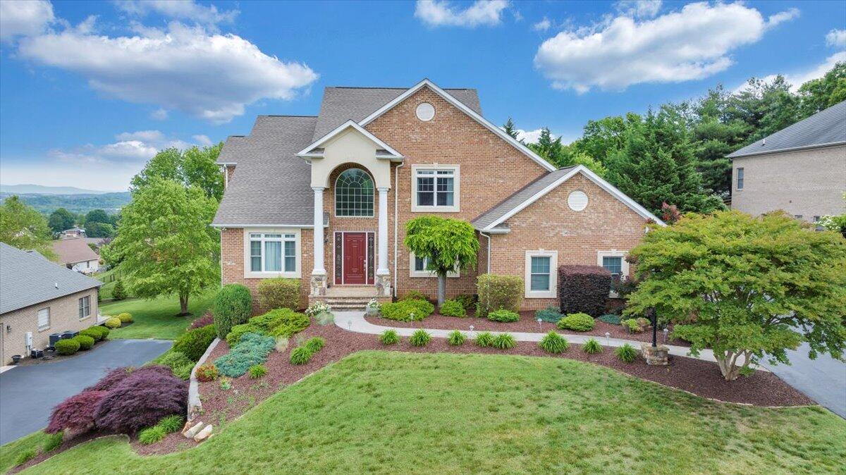 415 Stoneledge DR