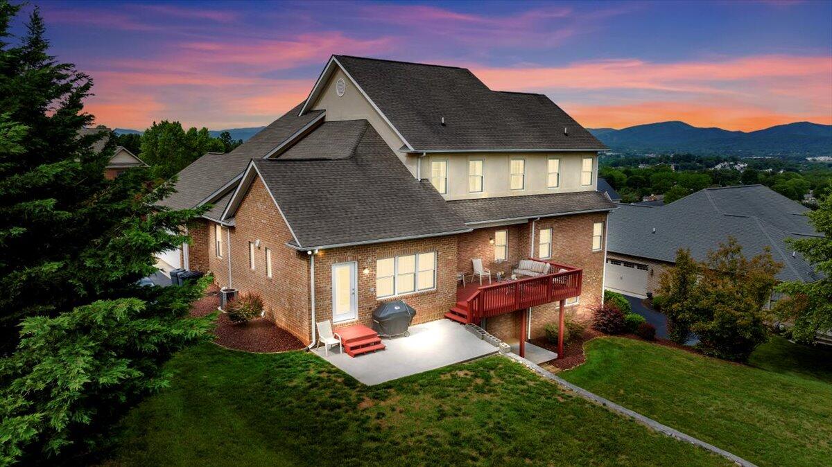 415 Stoneledge DR