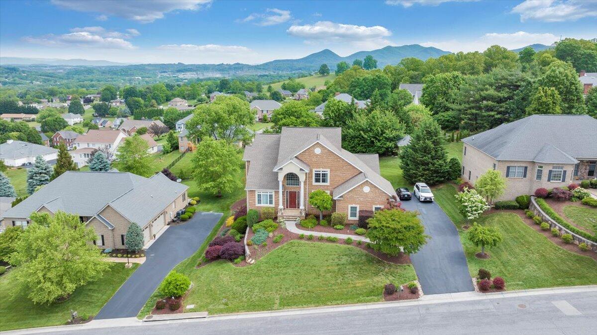 415 Stoneledge DR