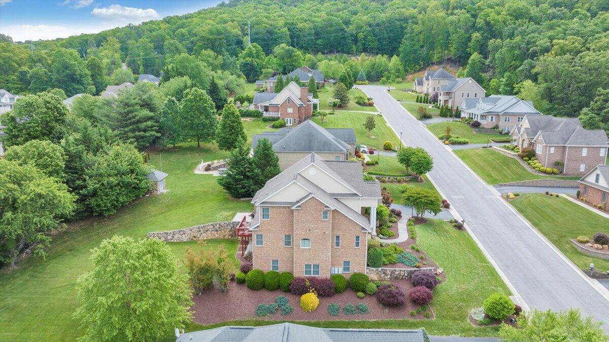 415 Stoneledge DR