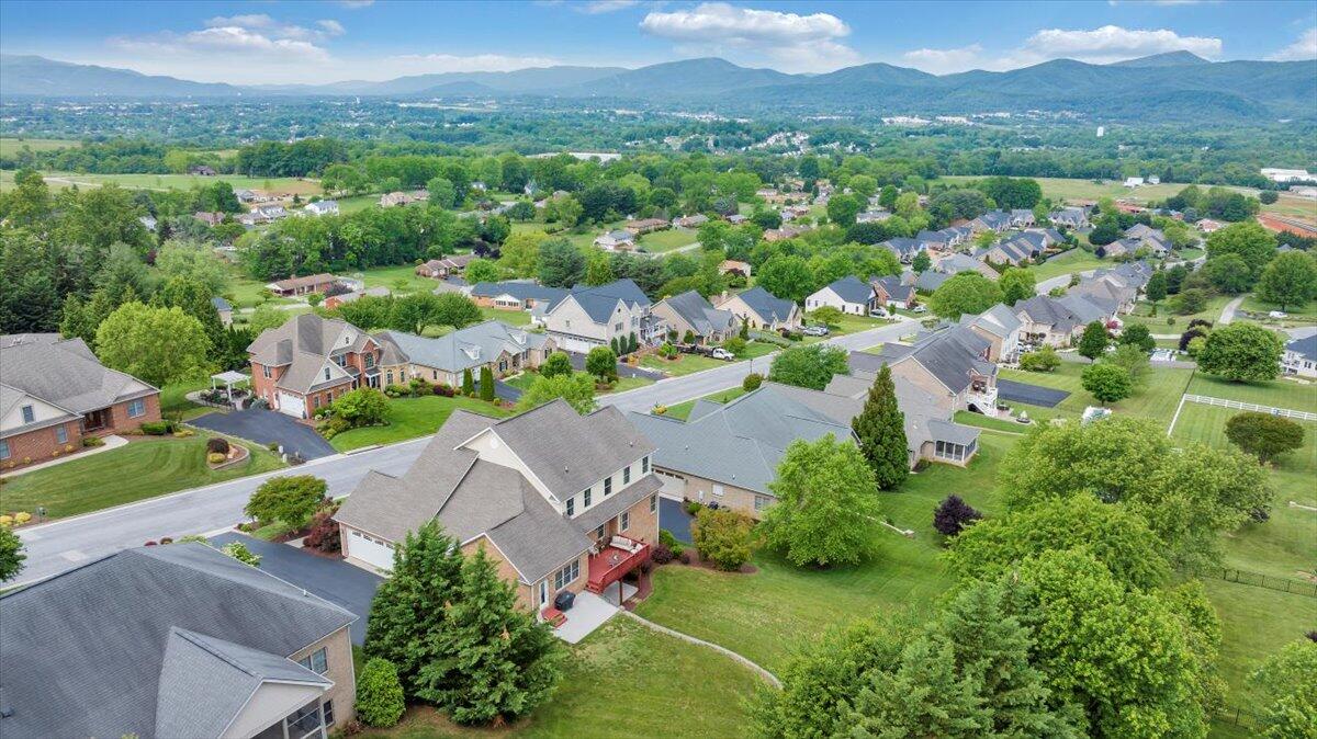 415 Stoneledge DR