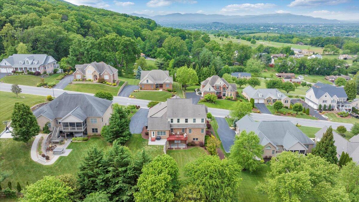 415 Stoneledge DR