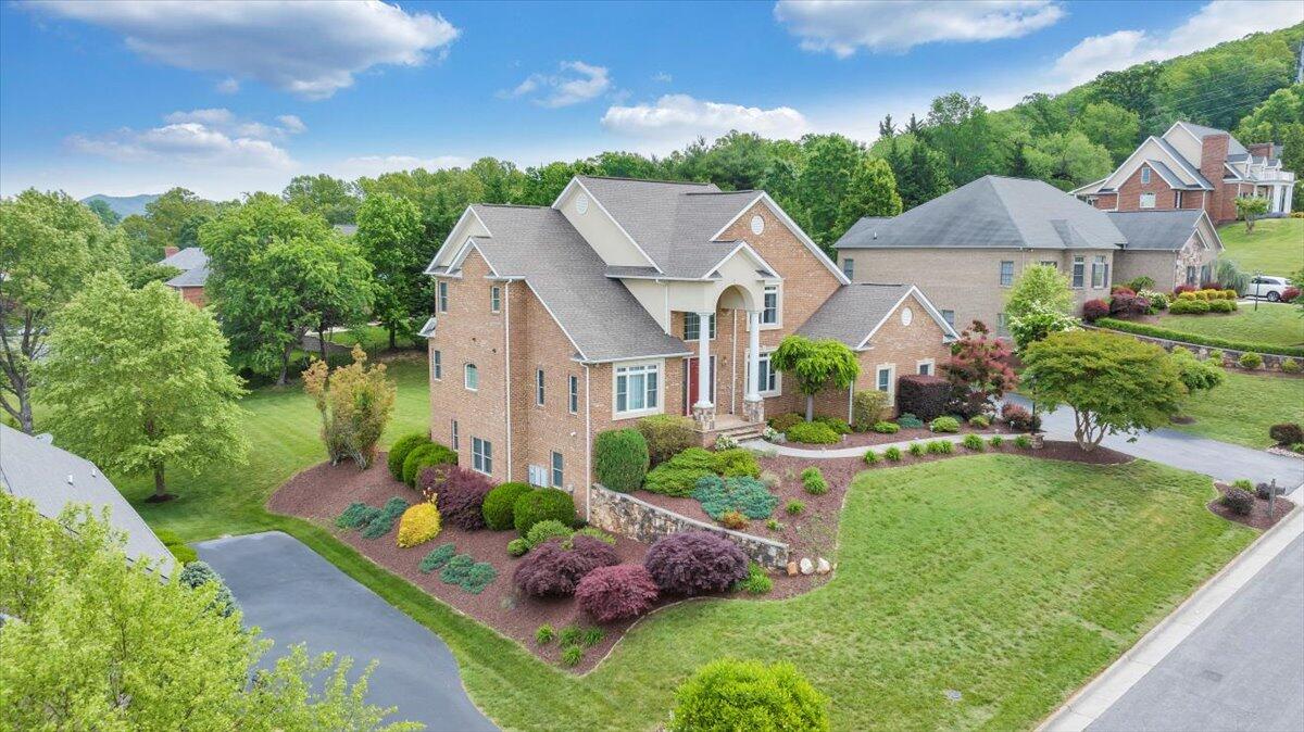 415 Stoneledge DR