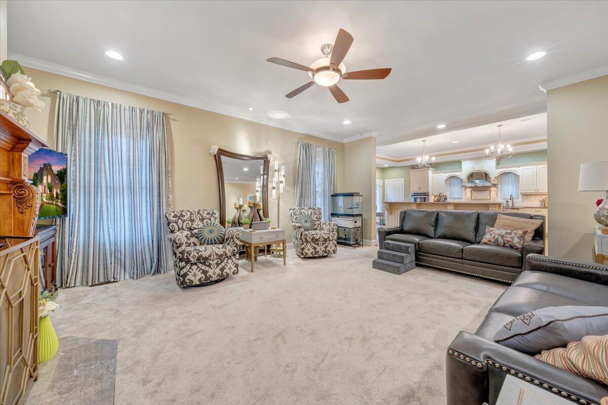 415 Stoneledge DR