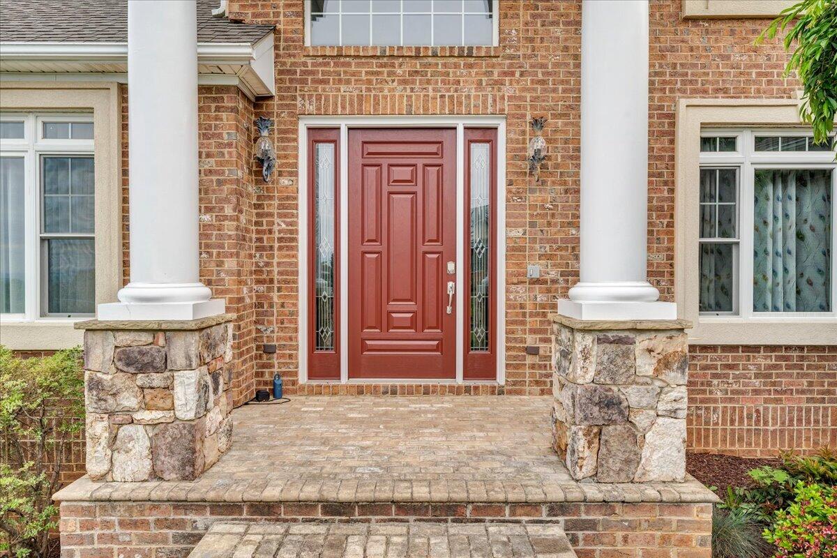 415 Stoneledge DR