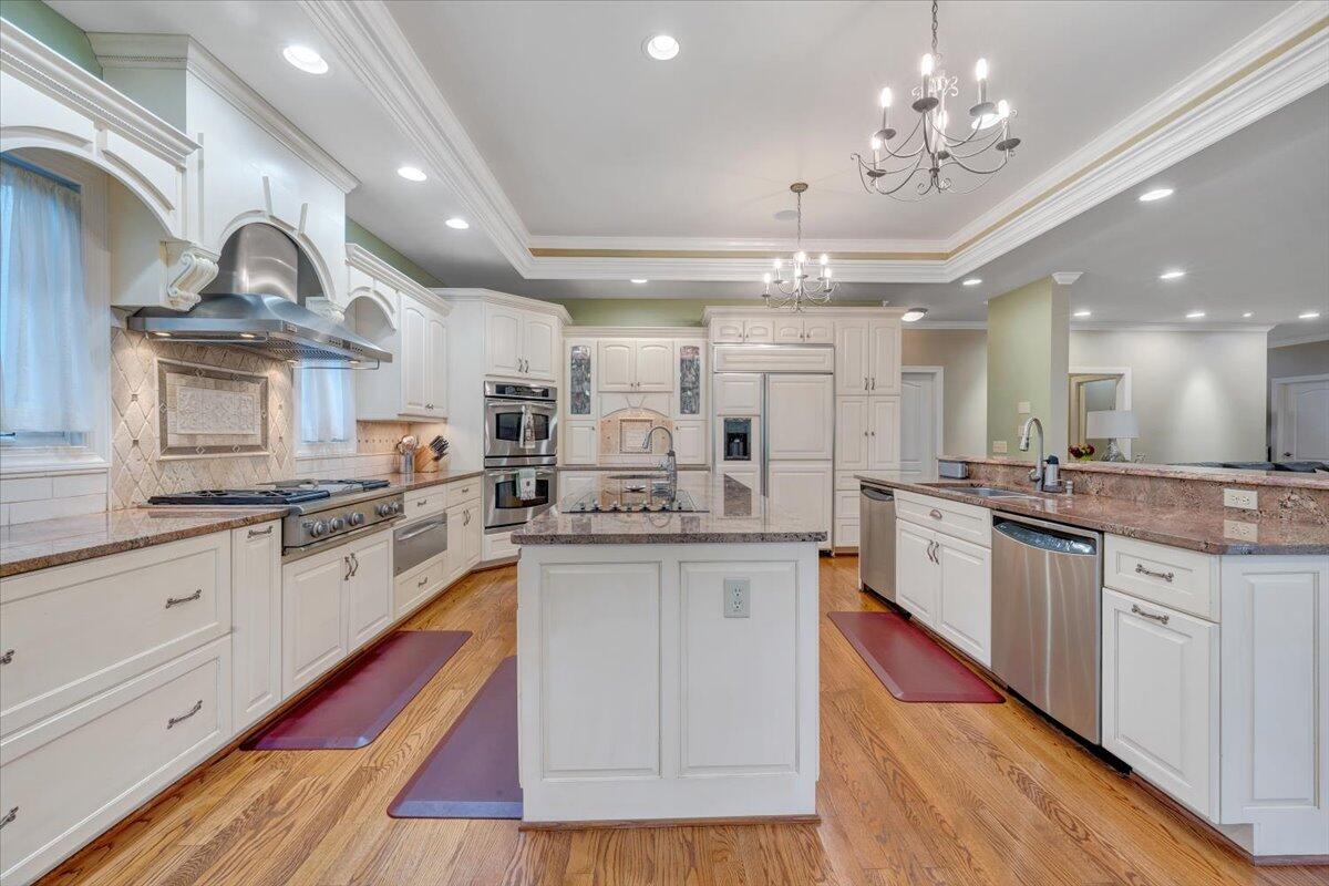 415 Stoneledge DR
