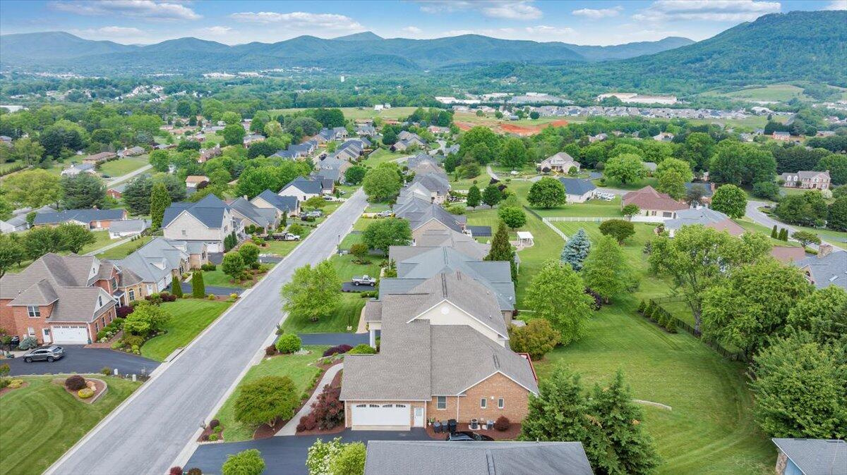 415 Stoneledge DR