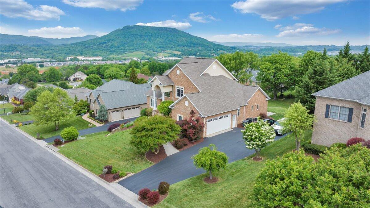 415 Stoneledge DR
