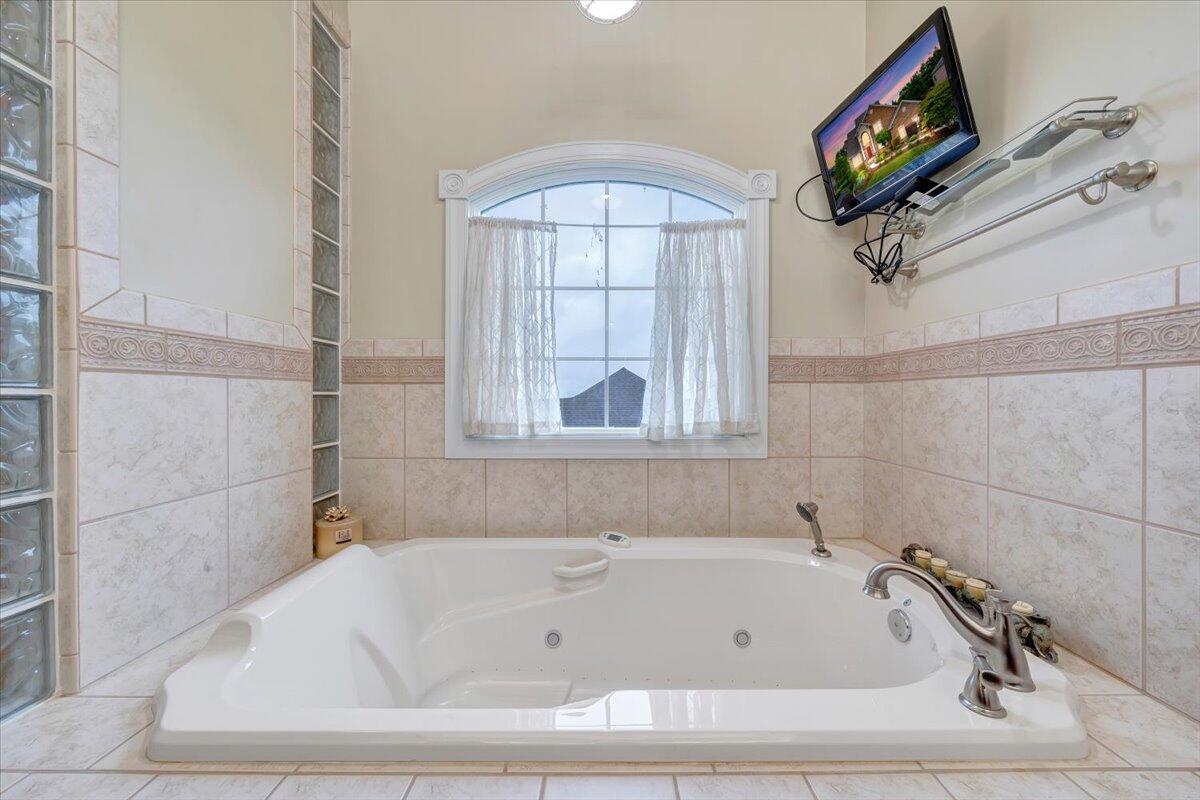 415 Stoneledge DR