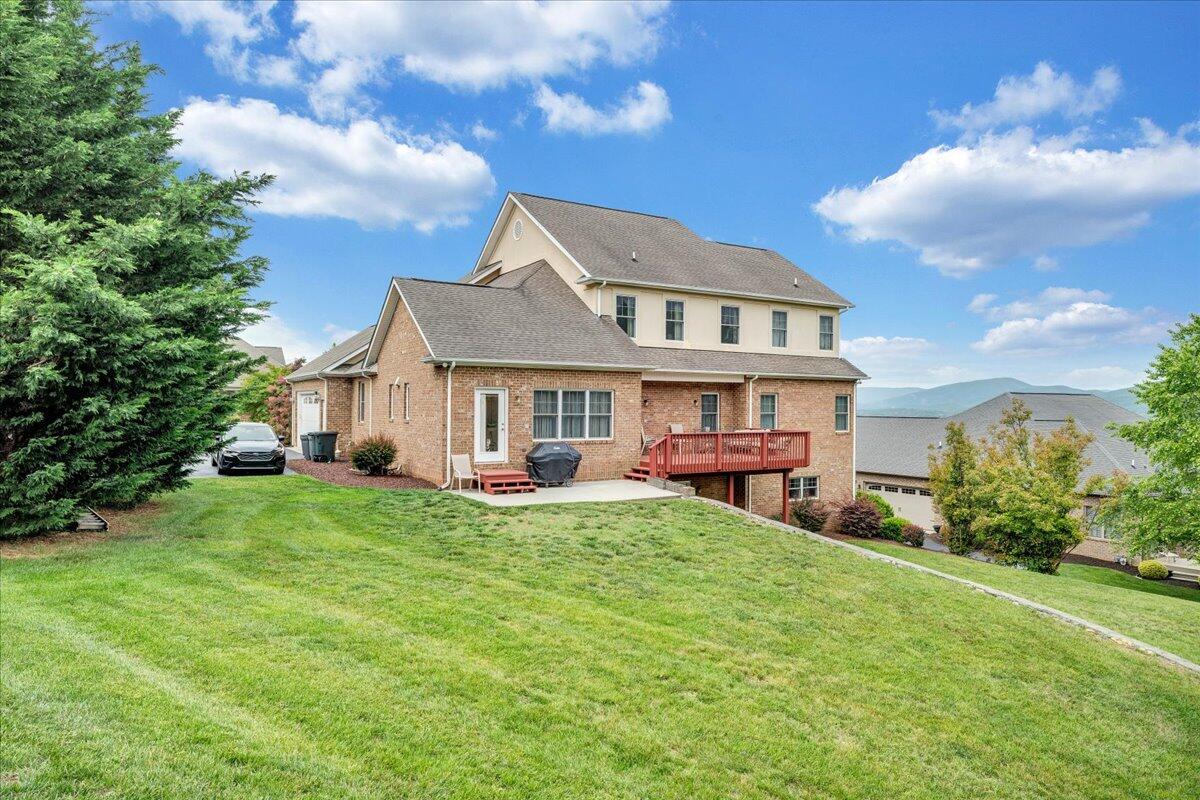 415 Stoneledge DR
