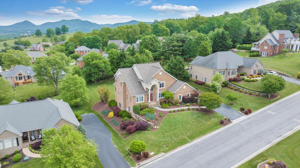 415 Stoneledge DR