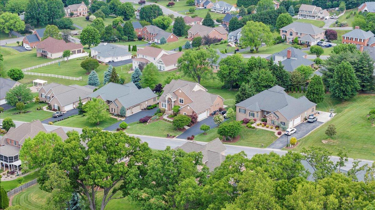 415 Stoneledge DR