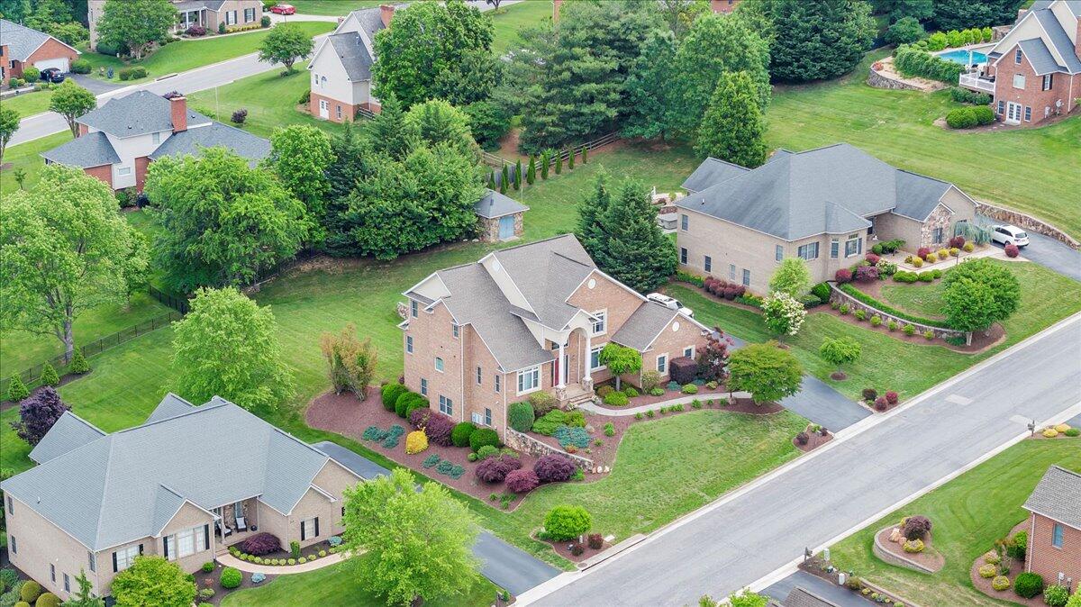 415 Stoneledge DR