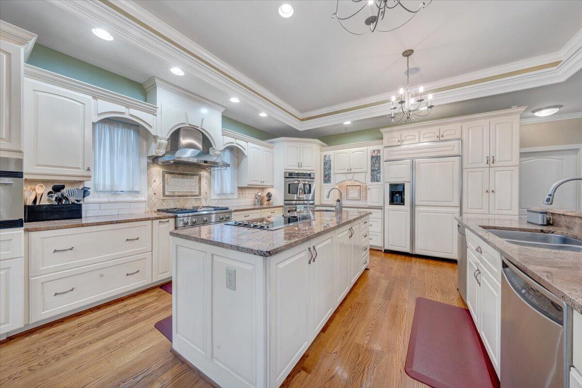 415 Stoneledge DR