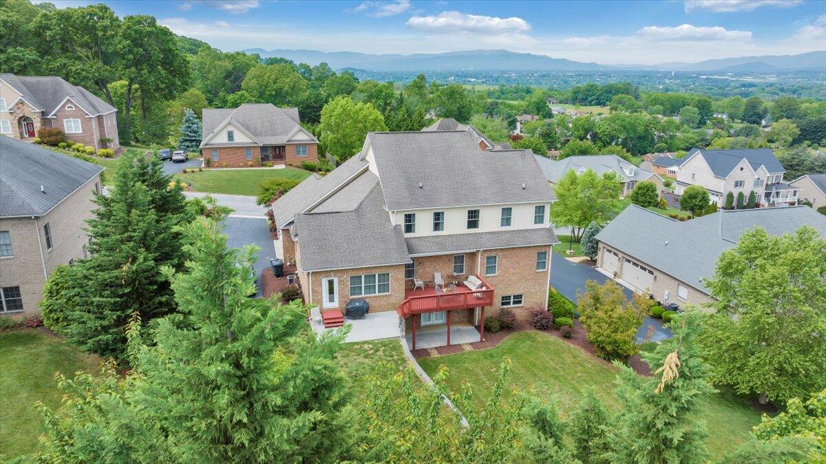 415 Stoneledge DR