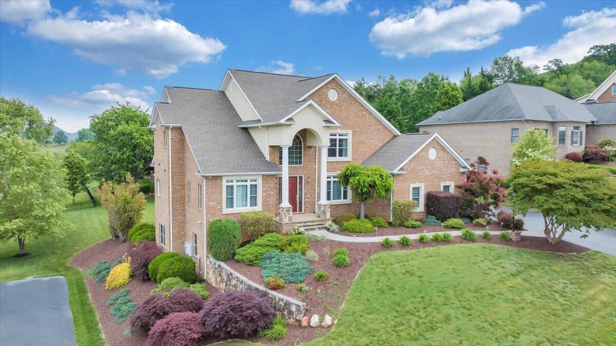415 Stoneledge DR