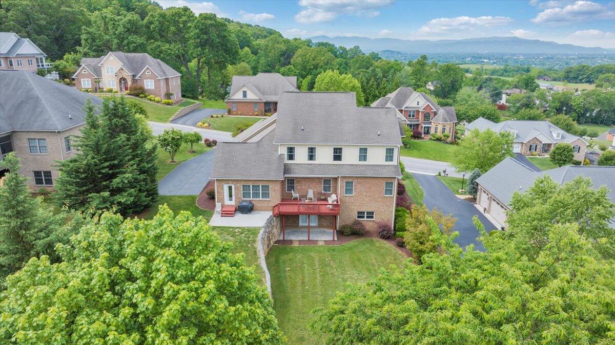 415 Stoneledge DR
