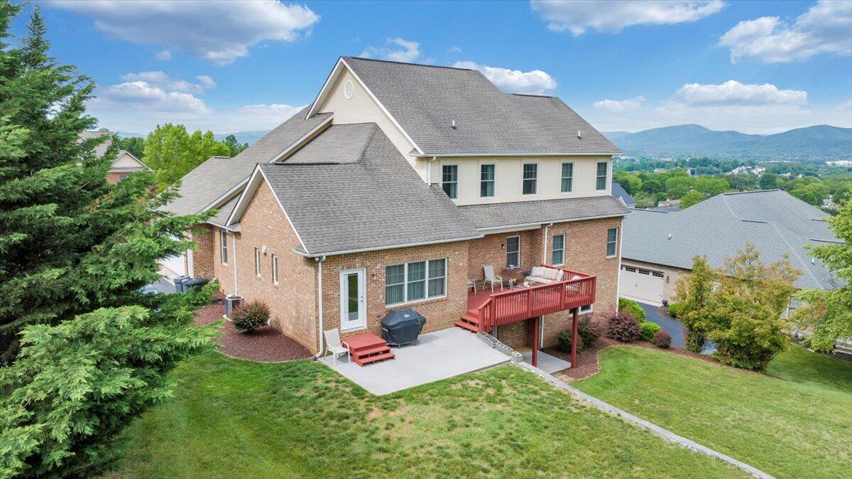 415 Stoneledge DR