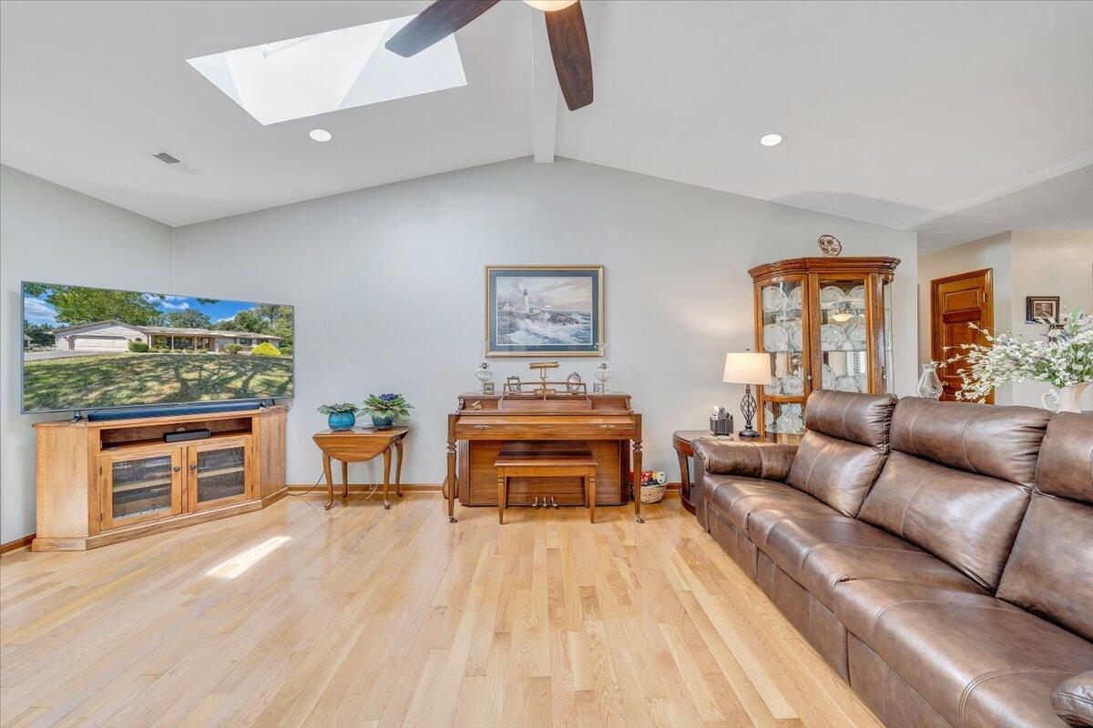201 Willowood DR