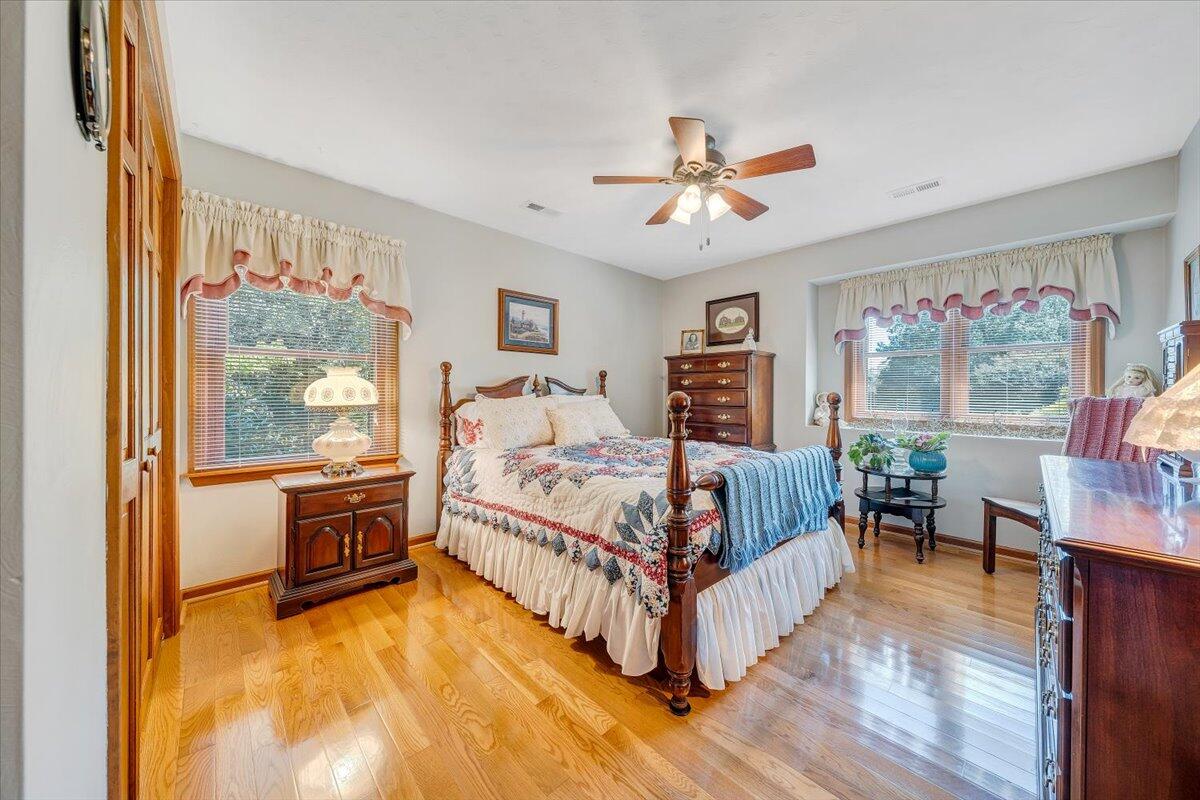 201 Willowood DR