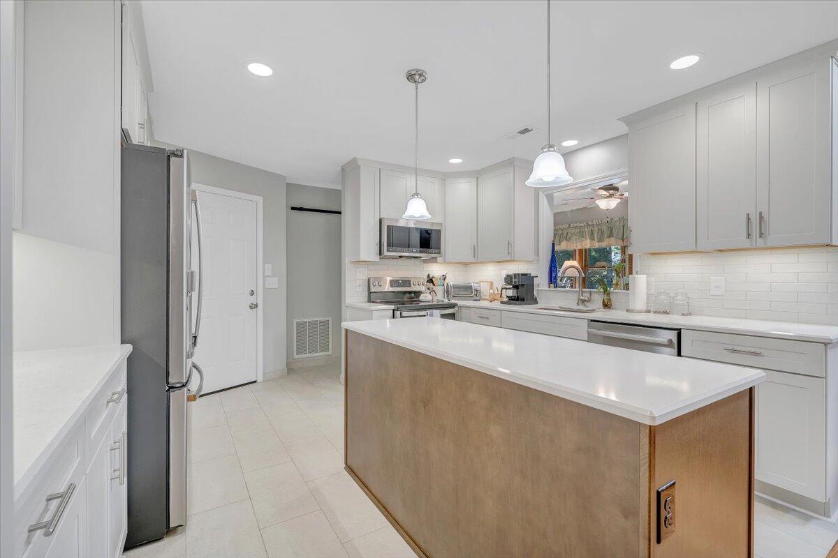 201 Willowood DR