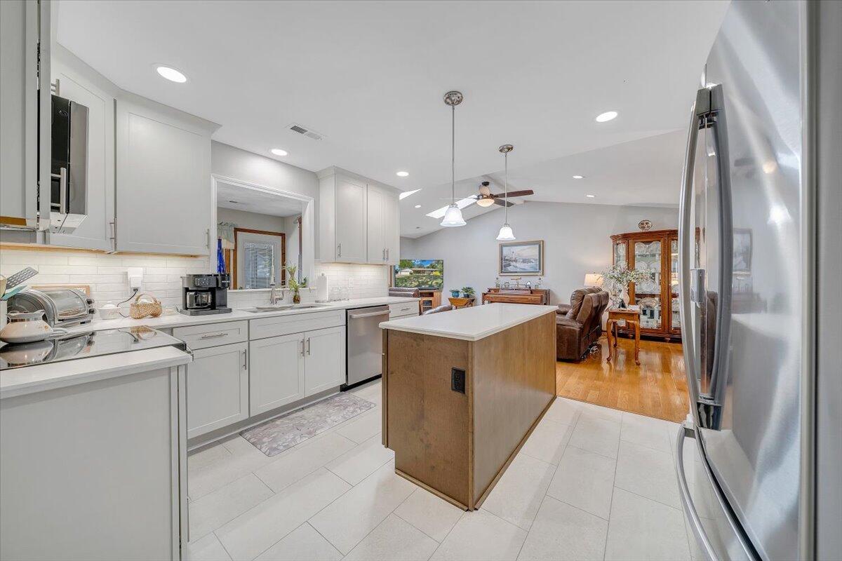 201 Willowood DR