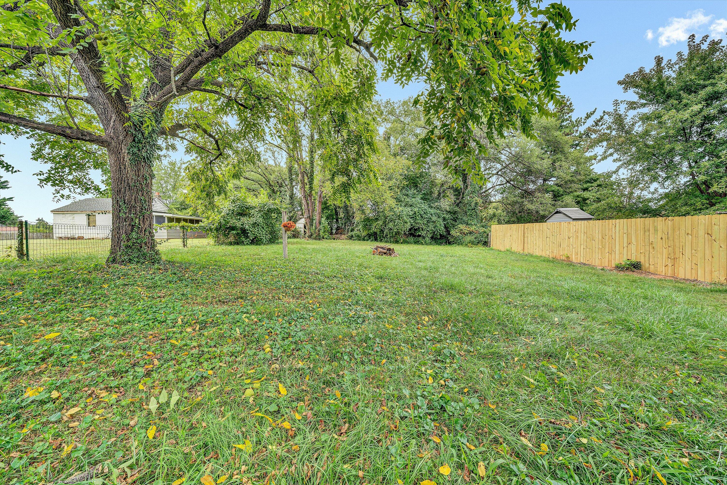2508 Churchill DR NW