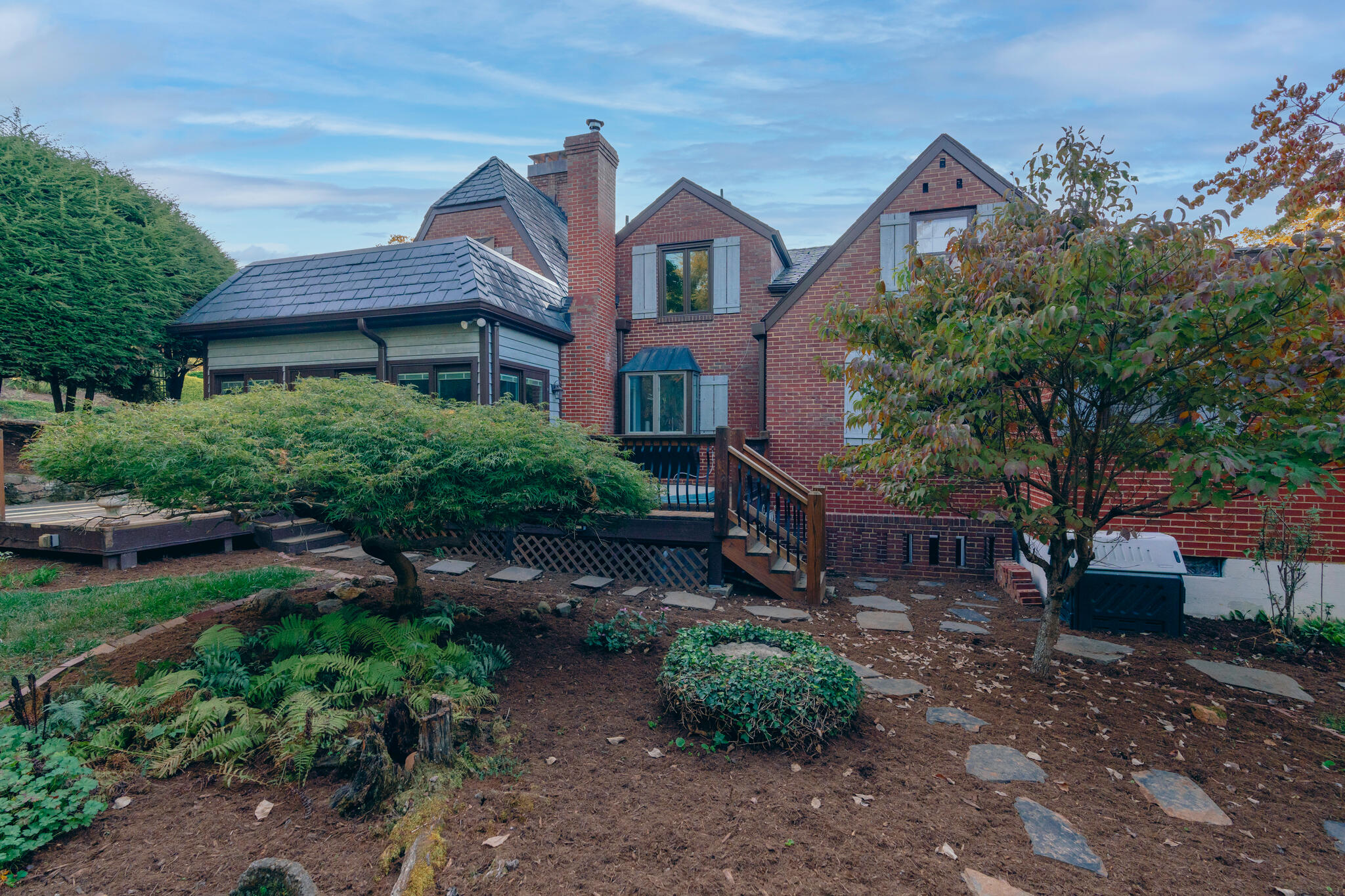 2632 Richelieu AVE SW