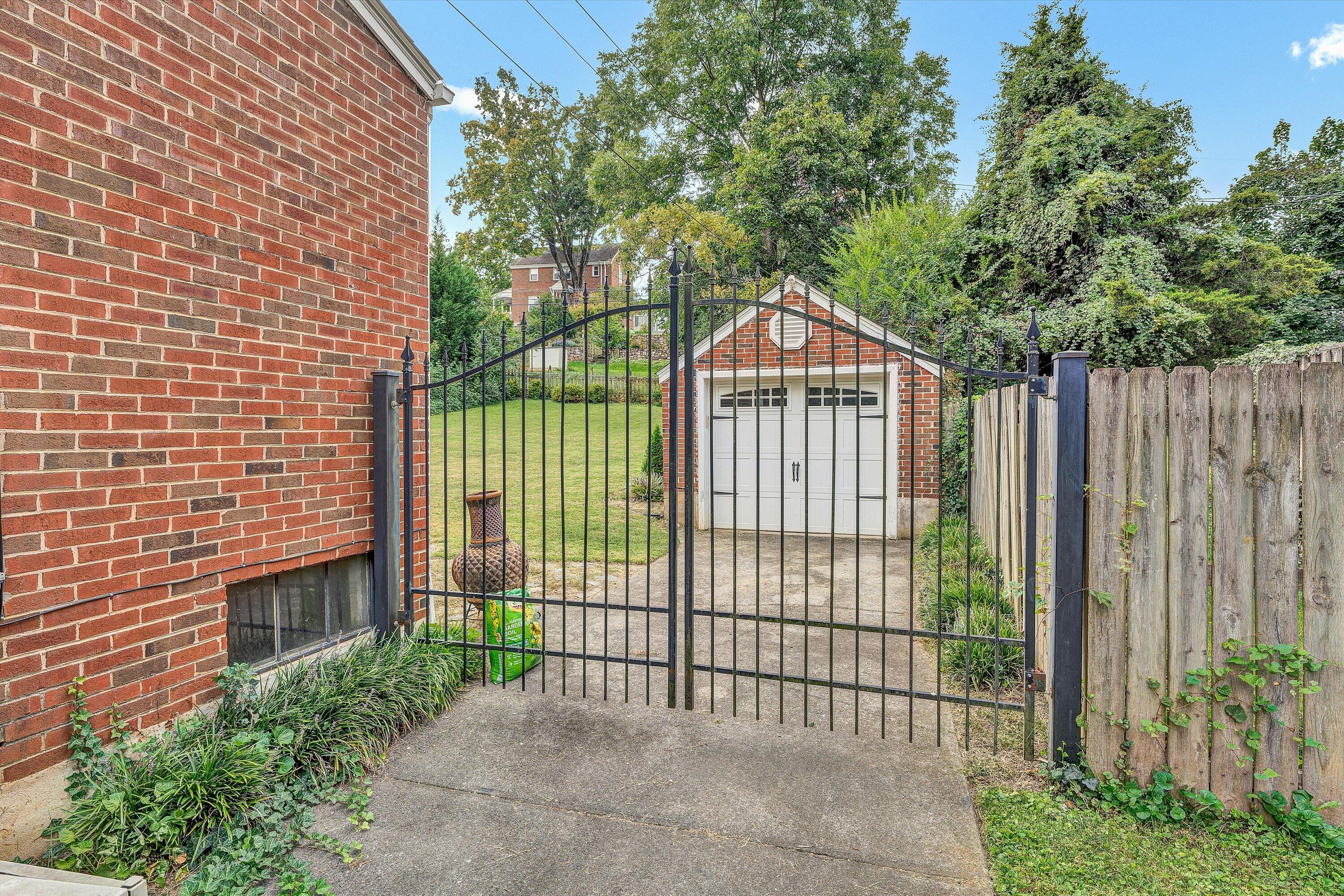 1656 Brandon AVE SW