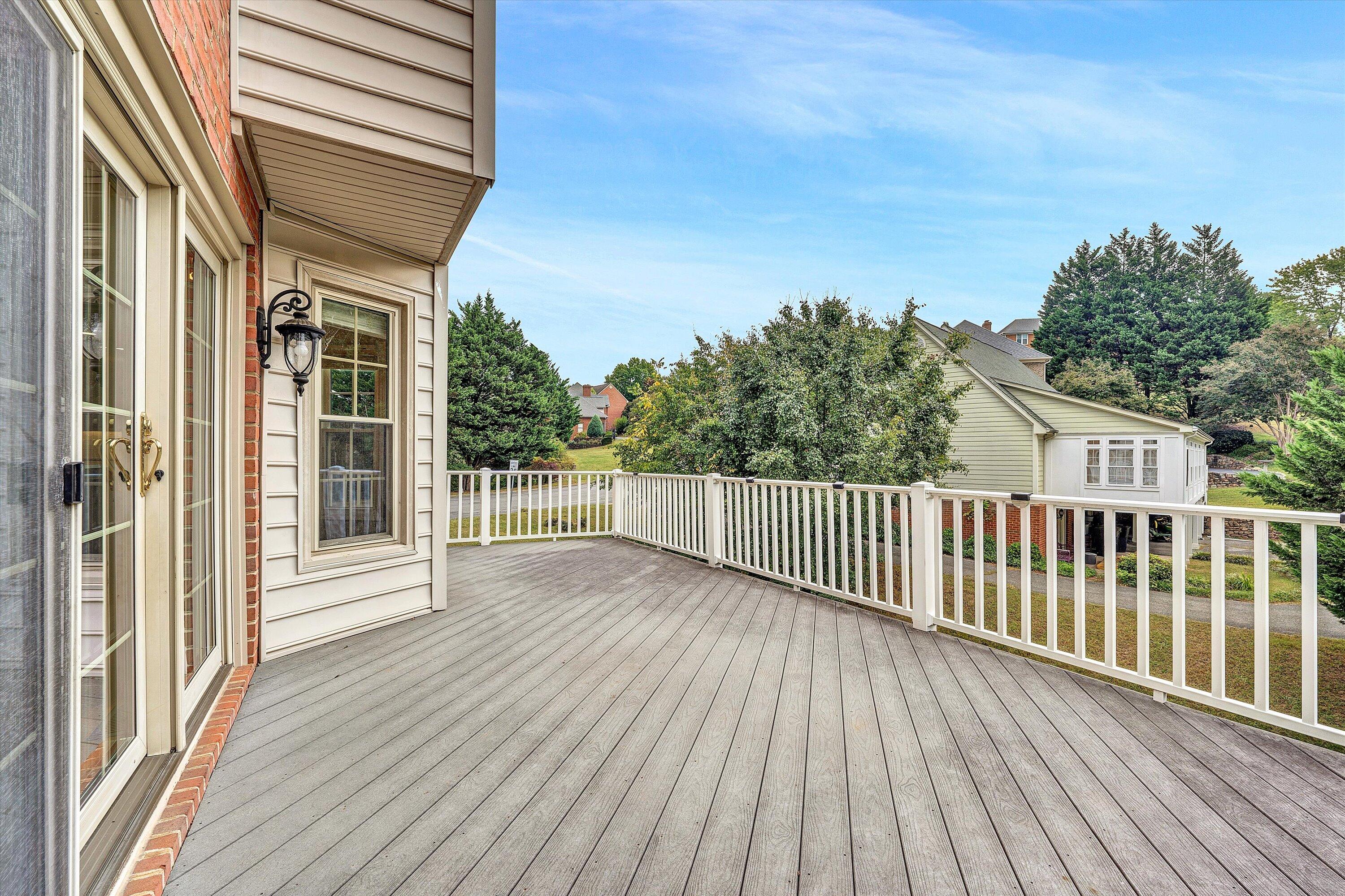 4557 Chippenham DR