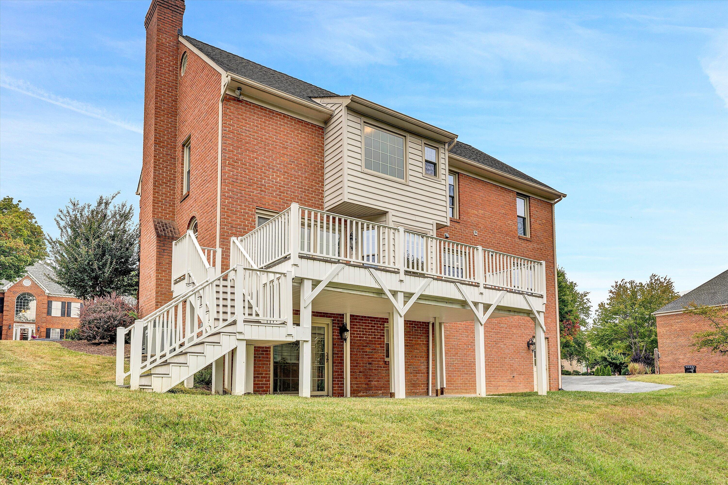 4557 Chippenham DR