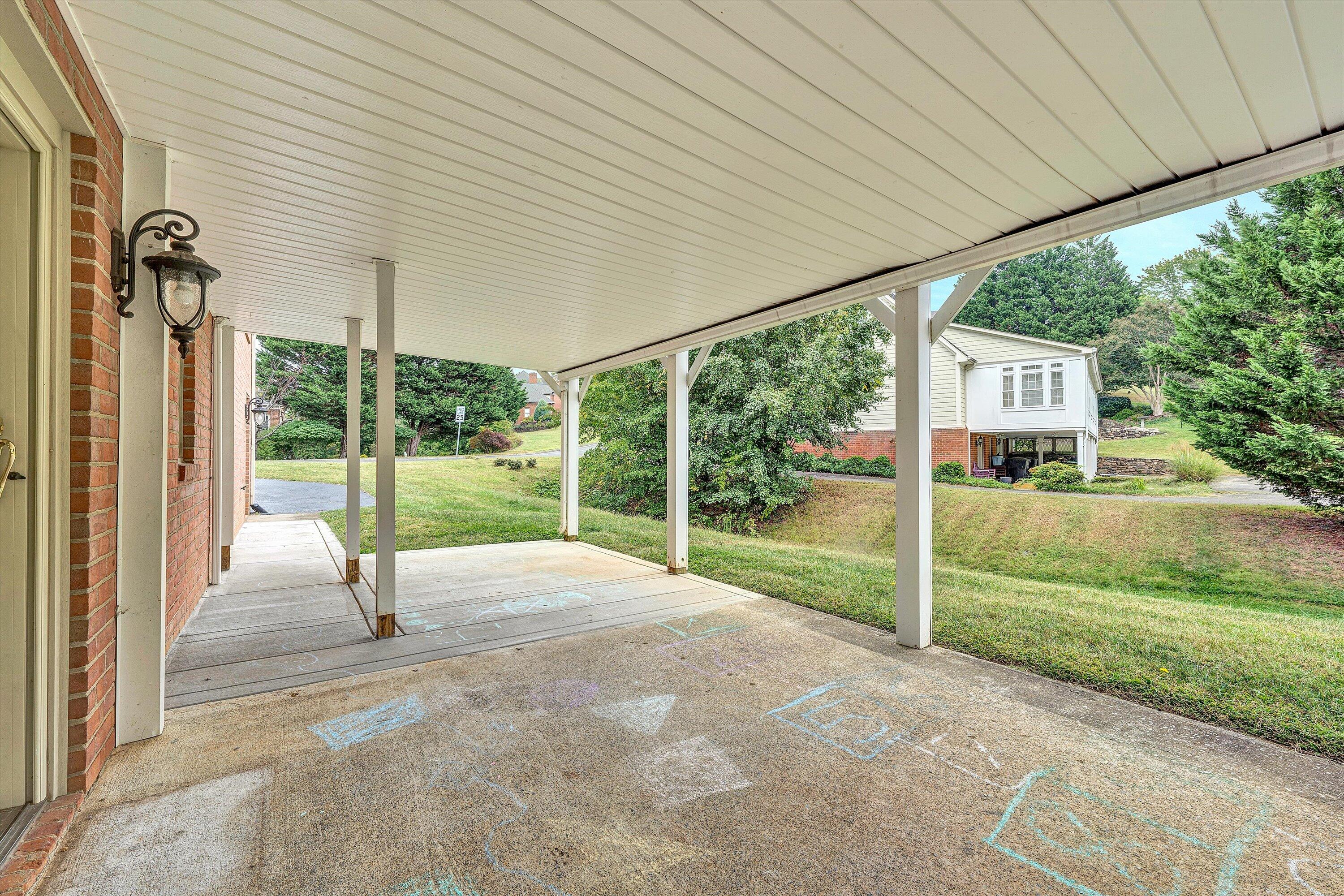 4557 Chippenham DR