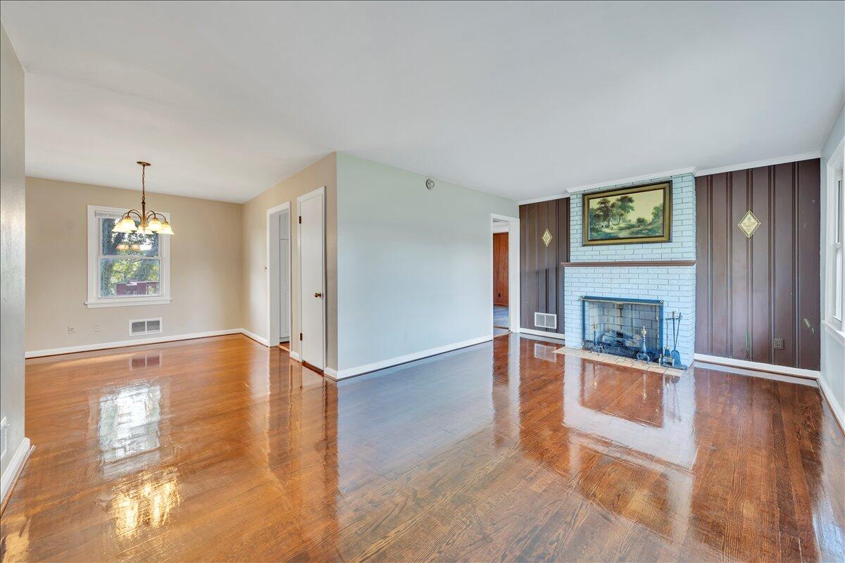 3641 Parkwood DR