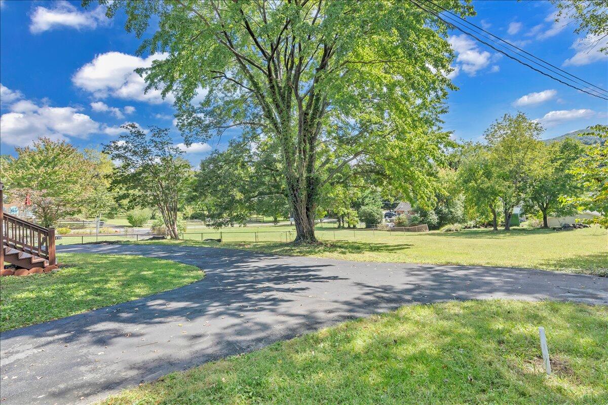 3641 Parkwood DR